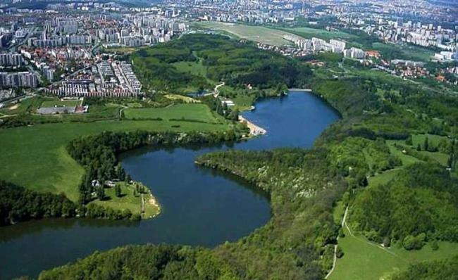 Scirocco - Two Bedroom Apartment Prag